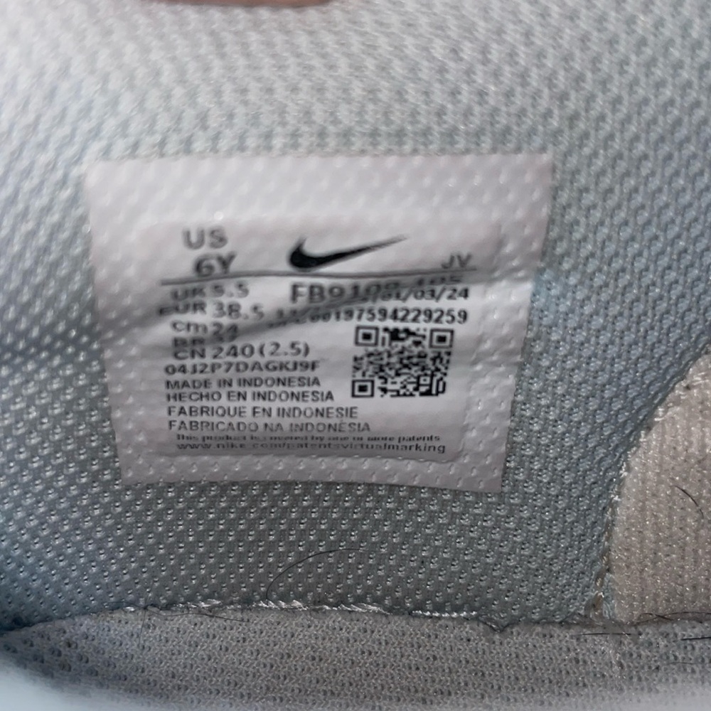 Nike Dunk Low size 6Y - Picture 5 of 6